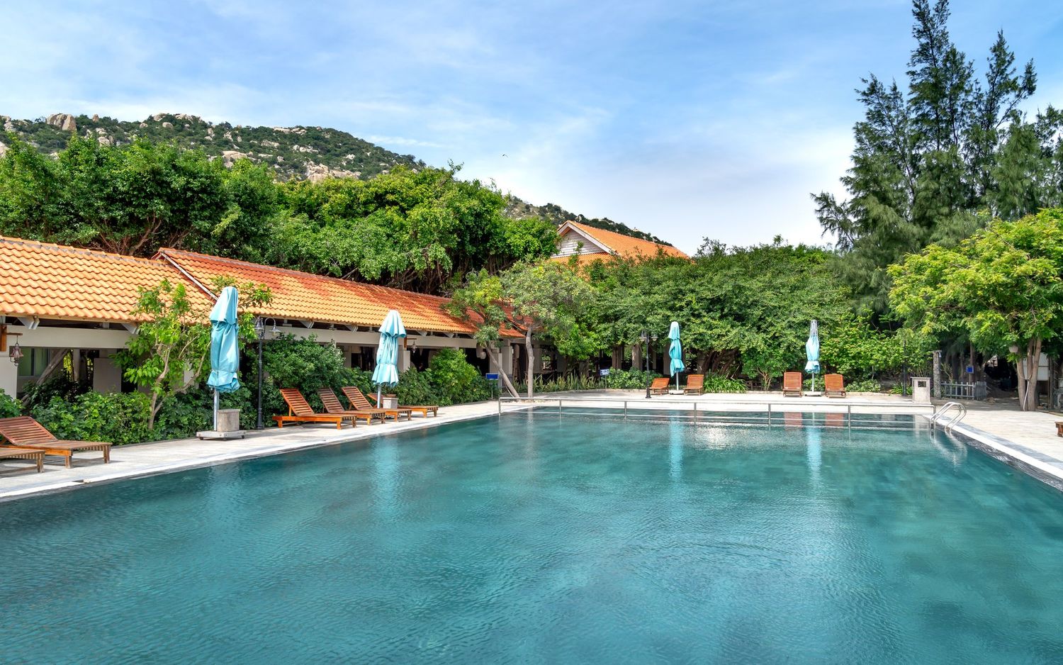 Piscina exterior del Complejo Hotelero Saga